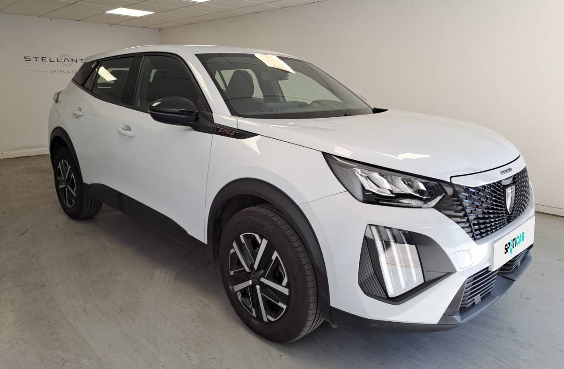 PEUGEOT 2008 1.2 PureTech Style