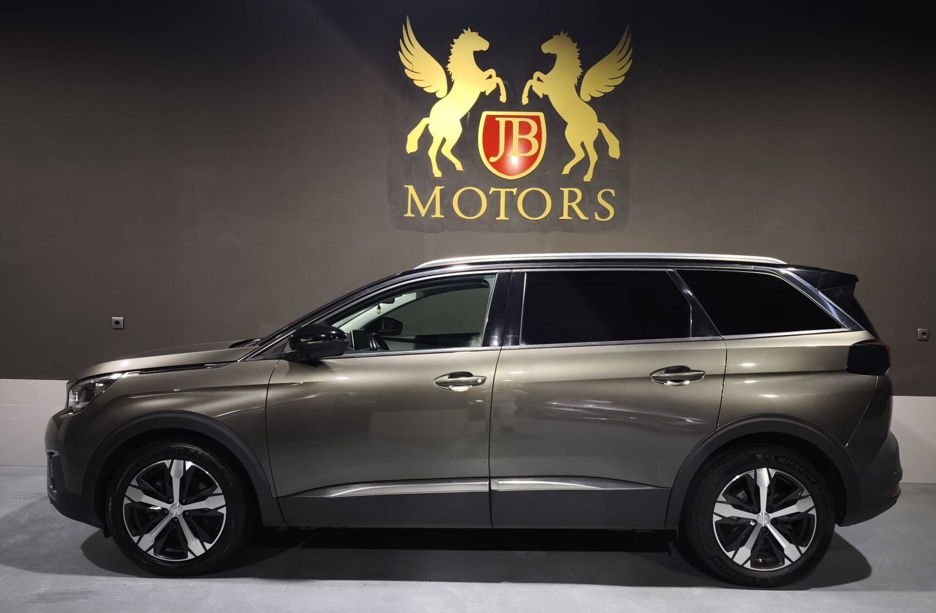 PEUGEOT 5008 1.5 BlueHDi Allure EAT8