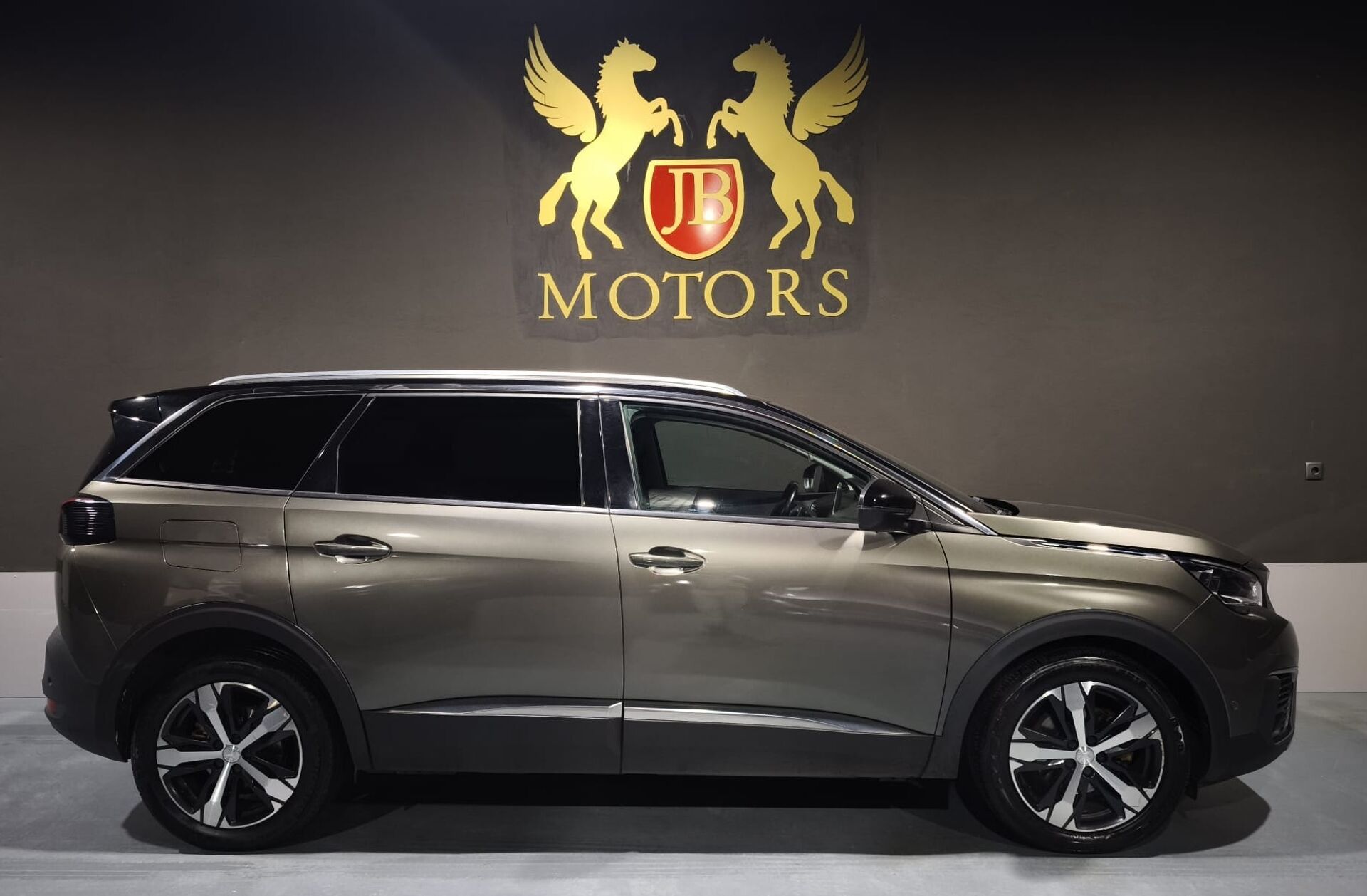 PEUGEOT 5008 1.5 BlueHDi Allure EAT8