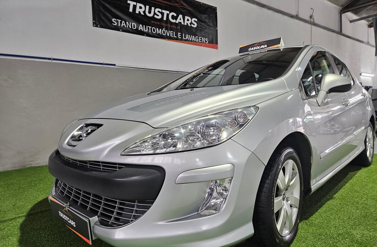 PEUGEOT 308 1.4 16V Executive