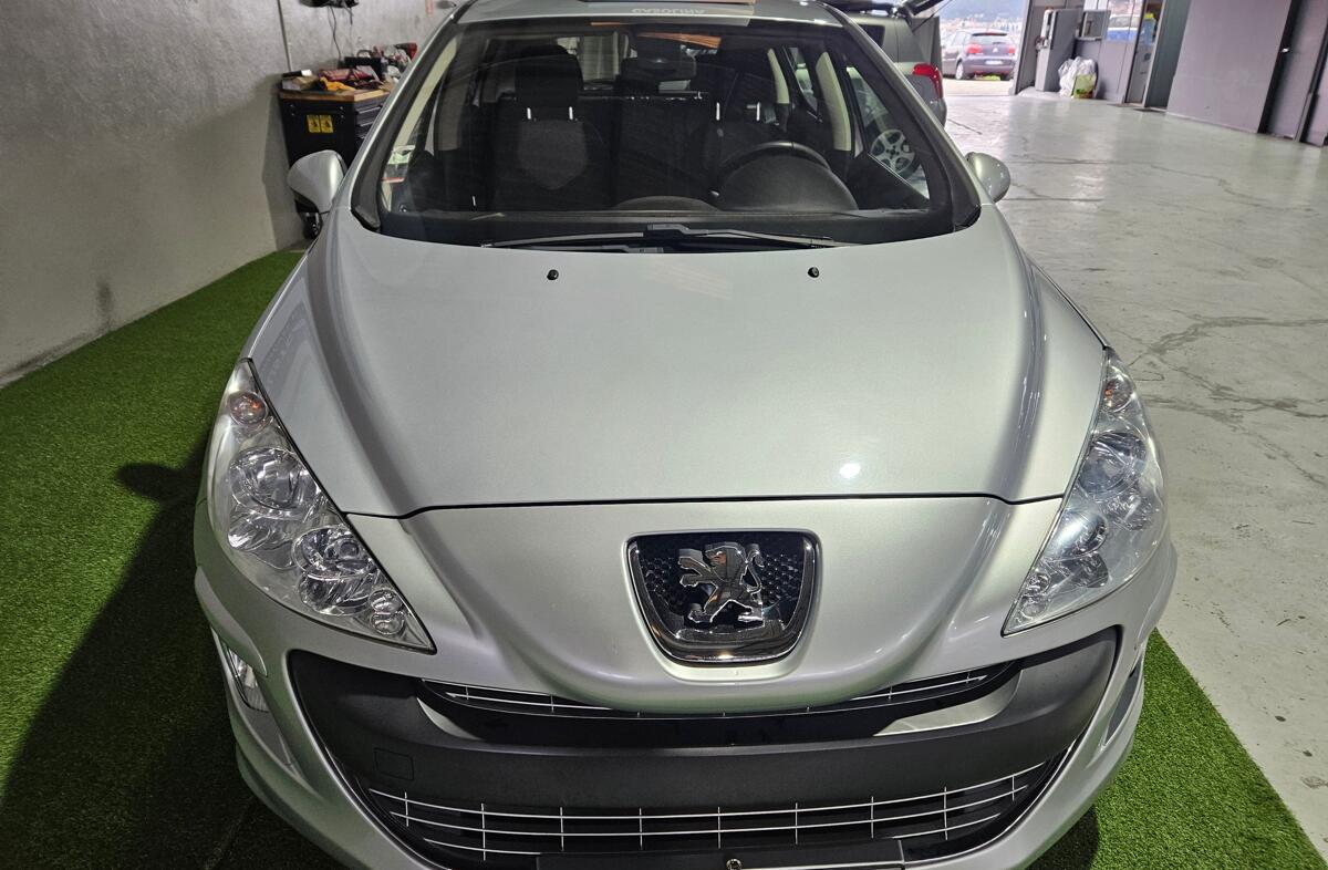 PEUGEOT 308 1.4 16V Executive