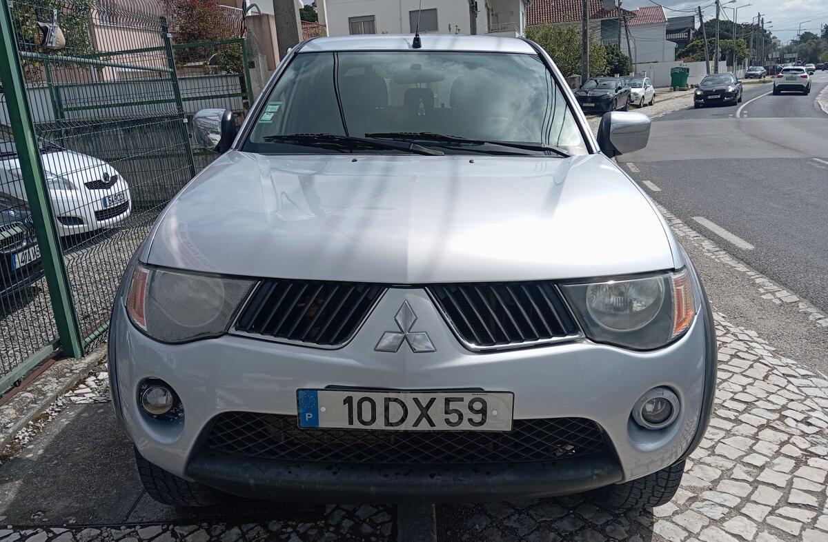 MITSUBISHI L 200 2.5 DI-D CD Instyle