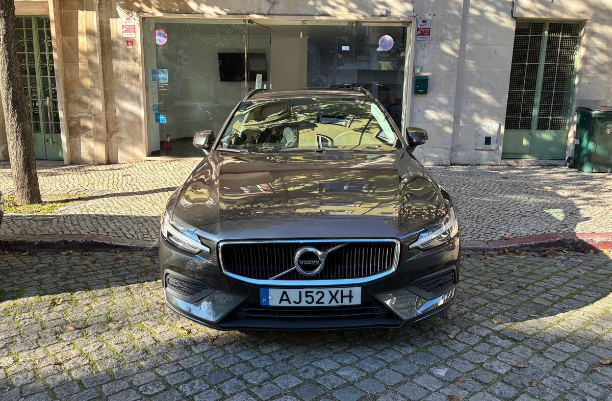 VOLVO V60 2.0 B4 Momentum Plus Geartronic