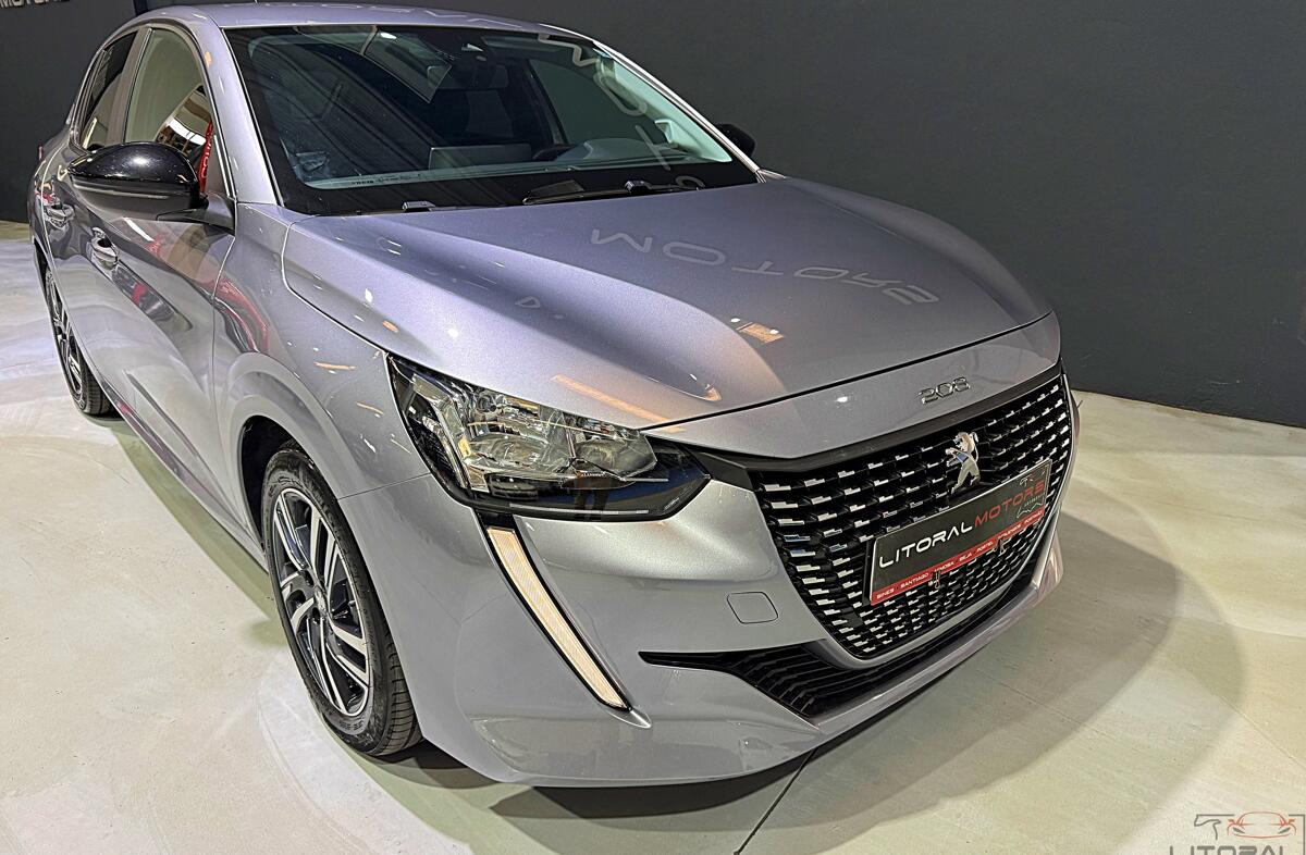 PEUGEOT 208 1.2 PureTech GT