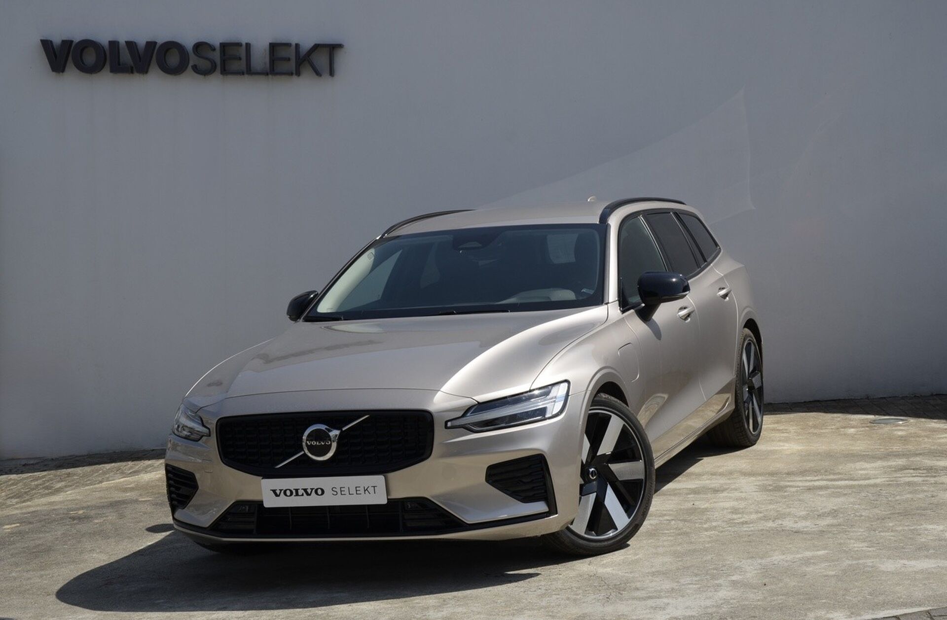 VOLVO V60 2.0 T6 AWD TE Plus Dark