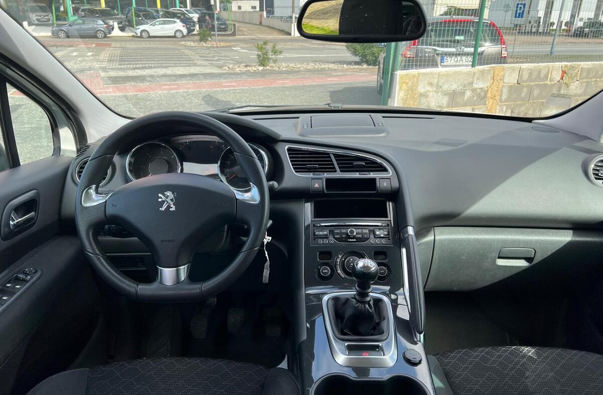 PEUGEOT 3008 1.6 HDi Active