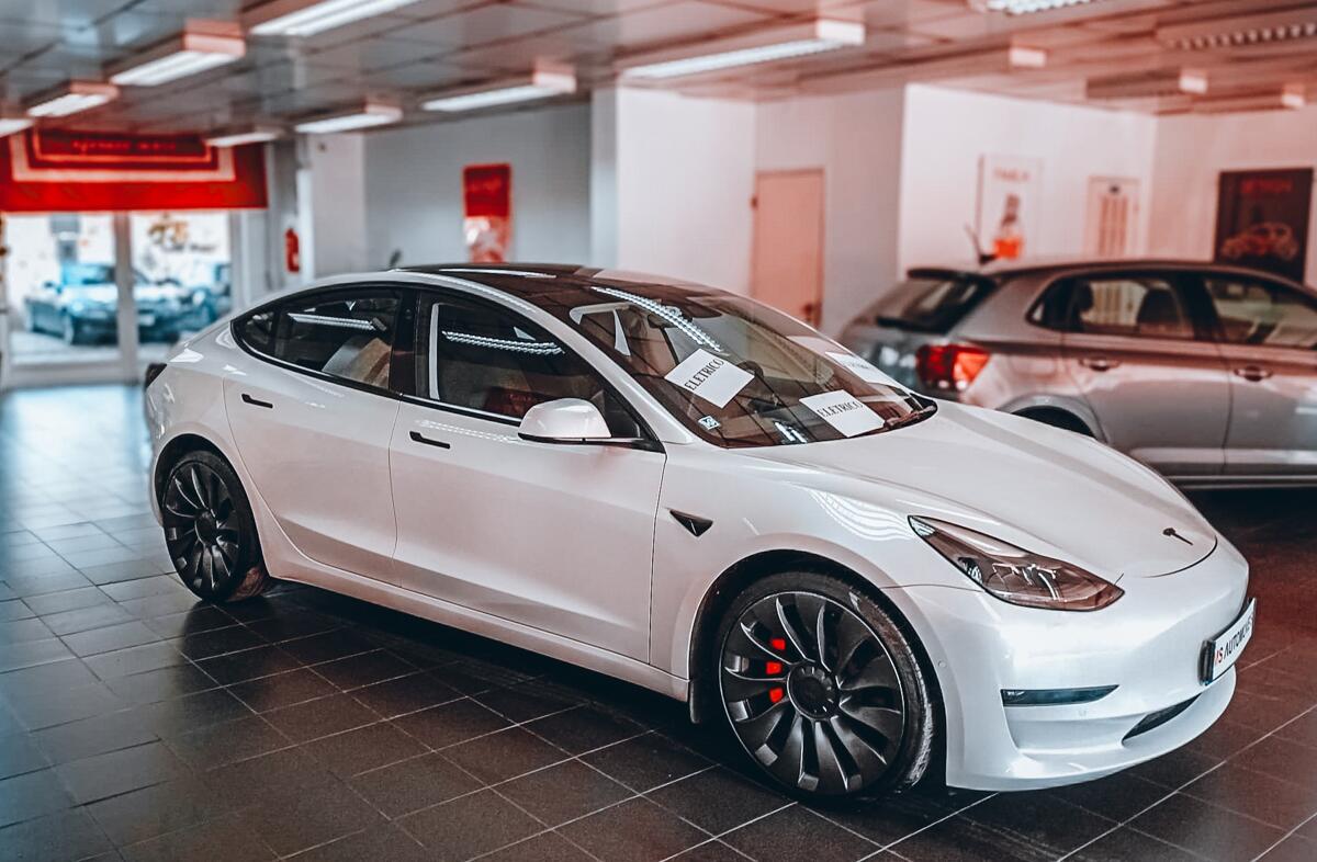 TESLA Model X Plaid AWD