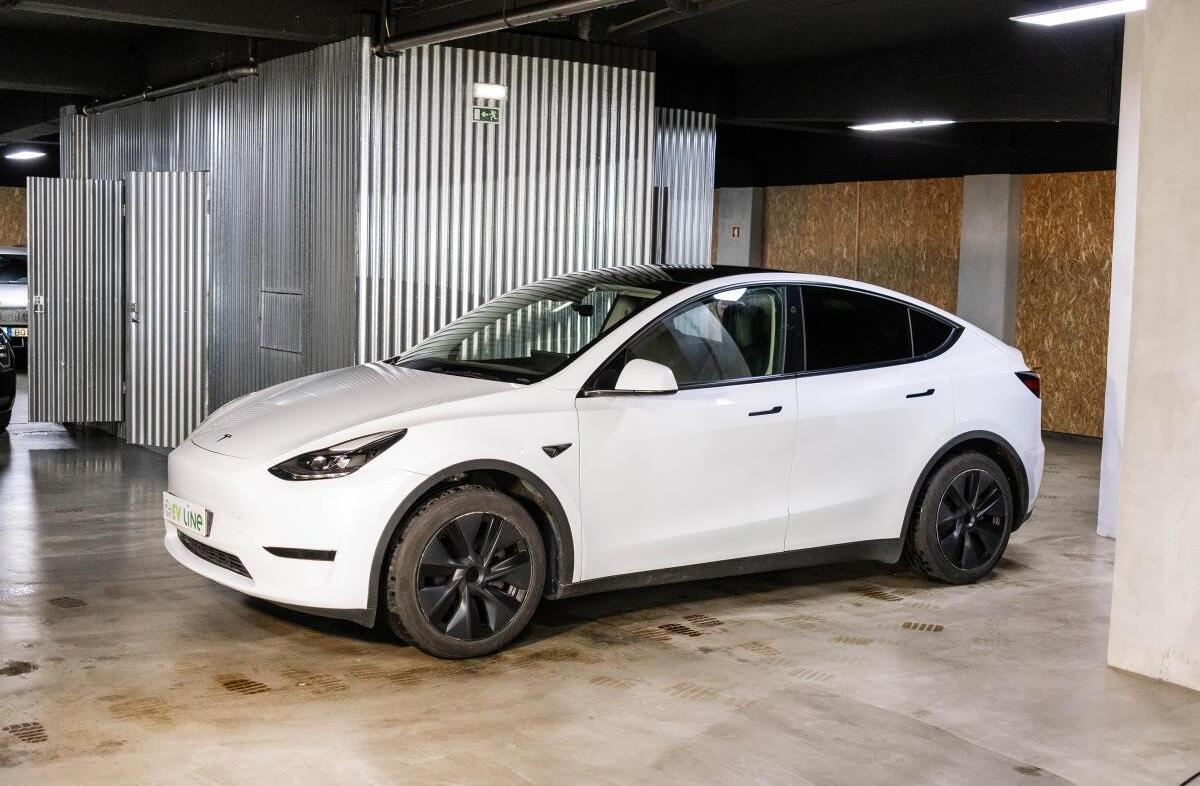 TESLA Model Y Long Range Tração Traseira