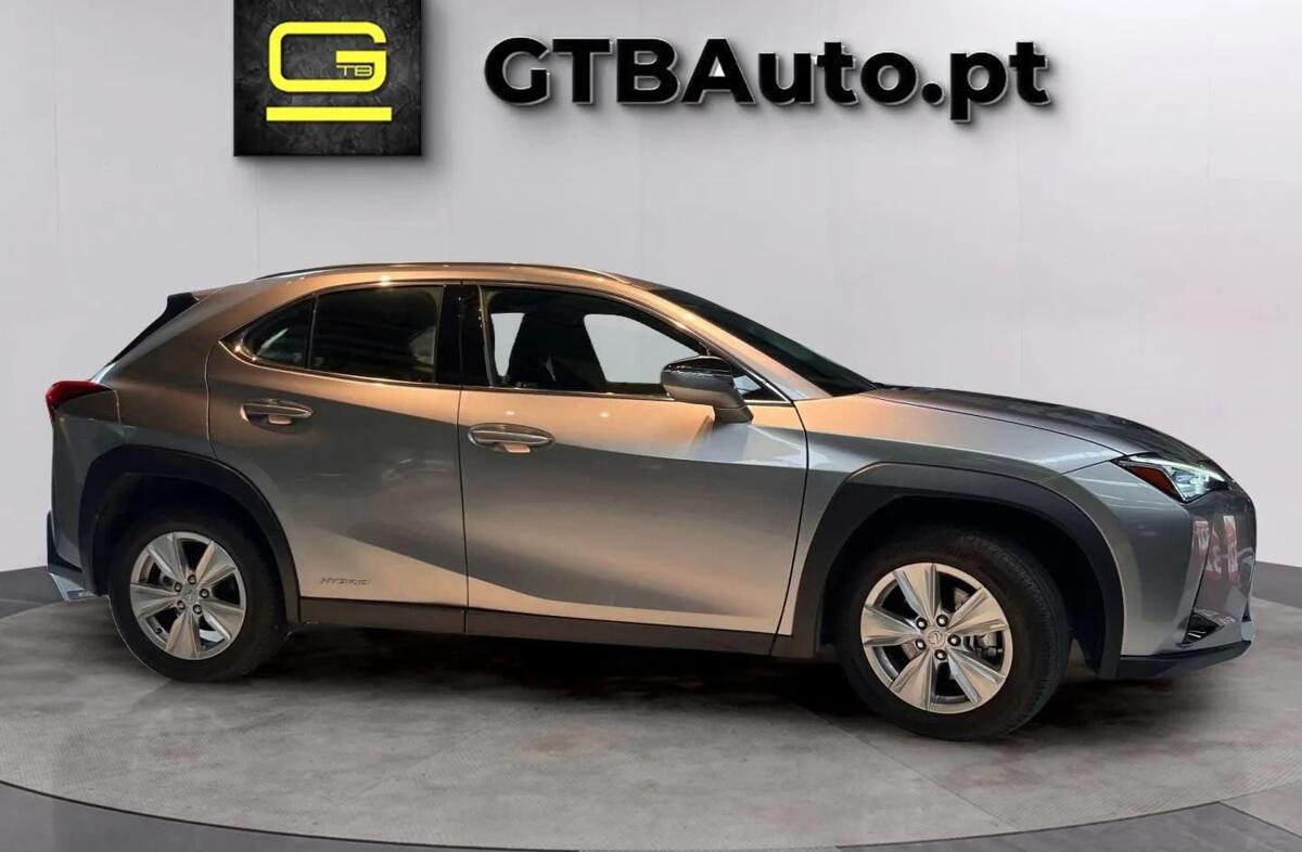LEXUS UX 250h Business