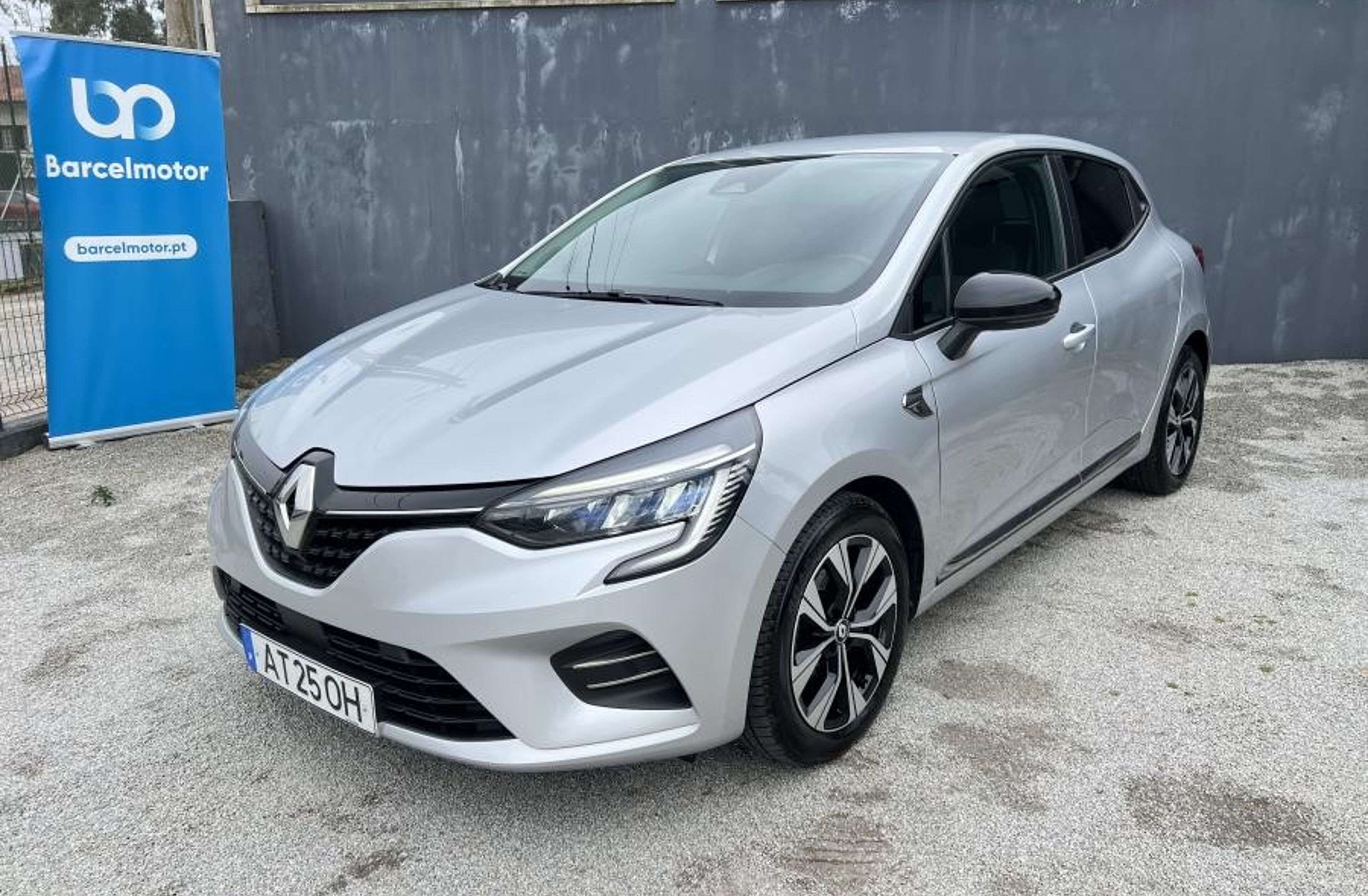 RENAULT Clio 1.0 TCe Limited Bi-Fuel