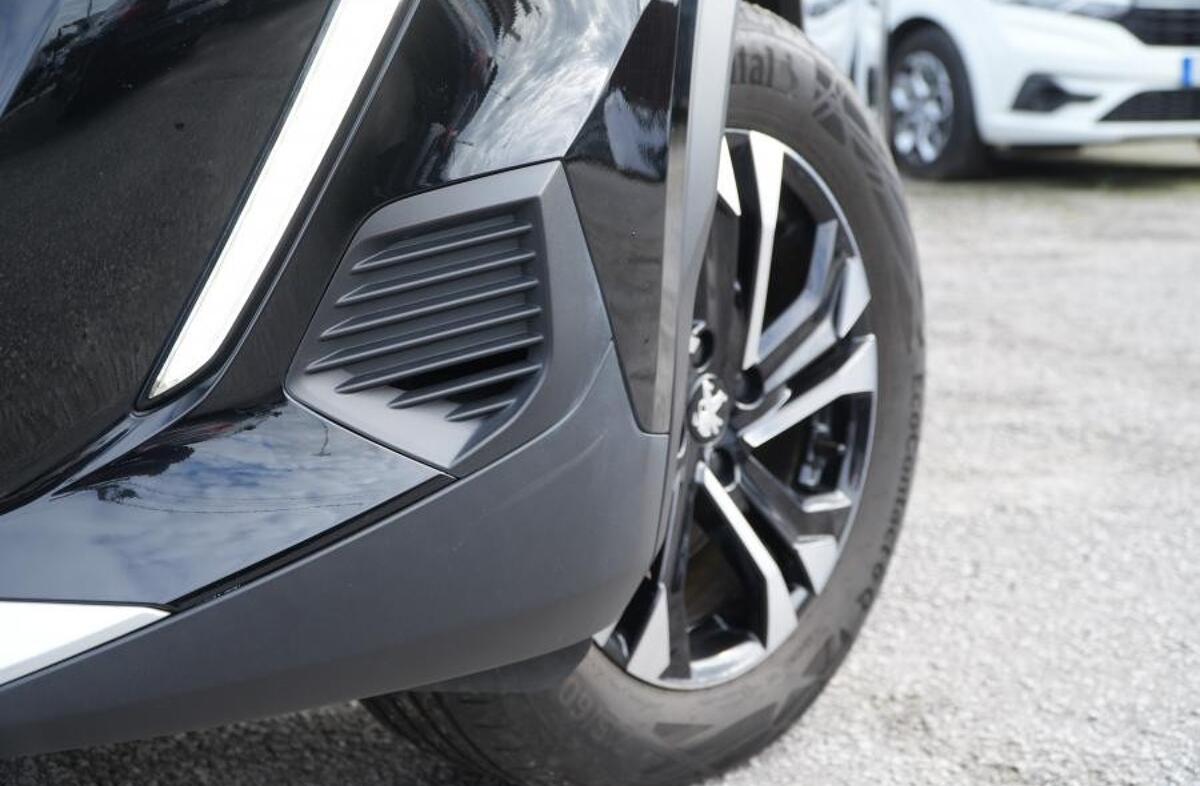 PEUGEOT 2008 e- 50 kWh GT