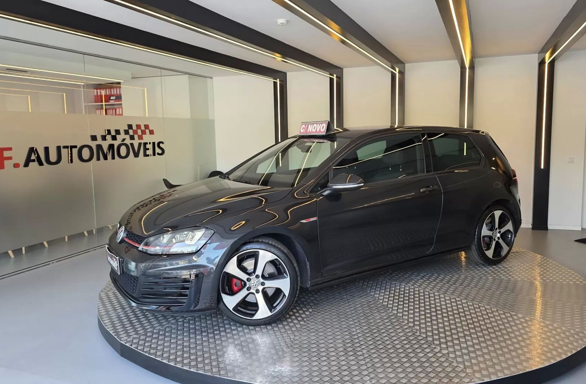 VOLKSWAGEN Golf 2.0 TSi GTi