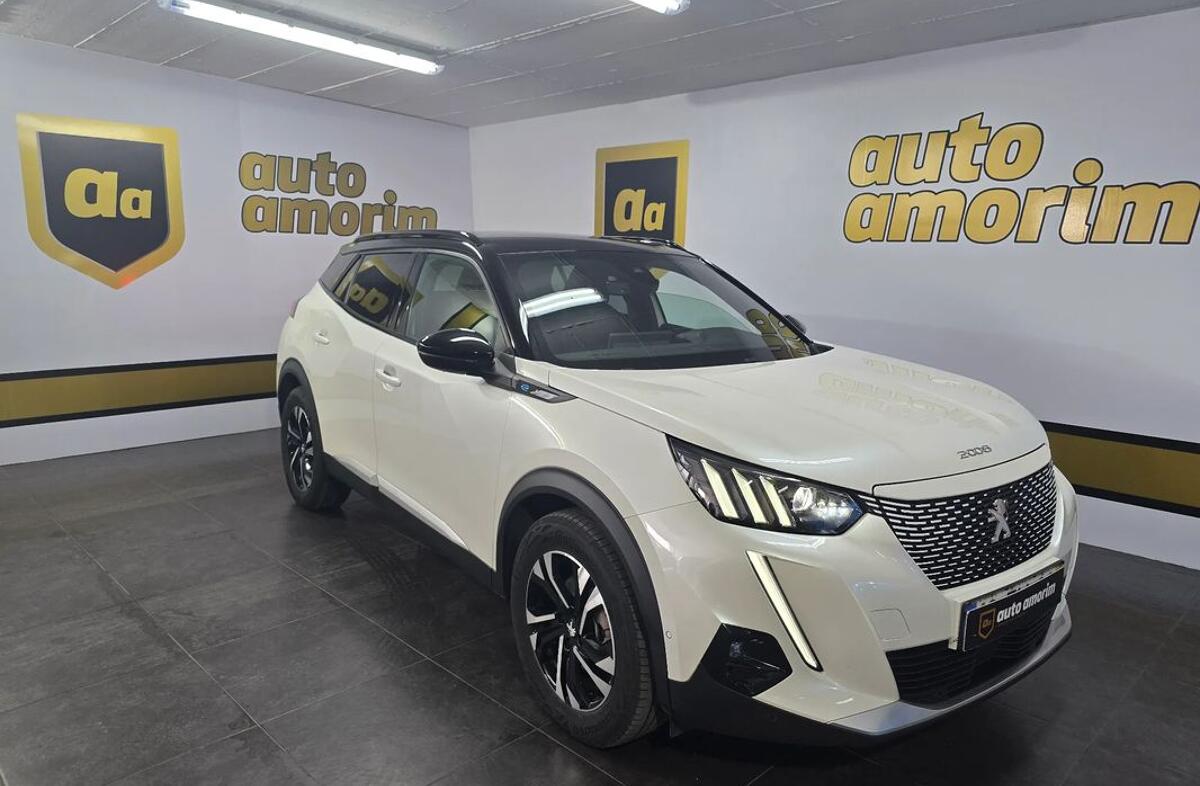 PEUGEOT 2008 e- 50 kWh GT