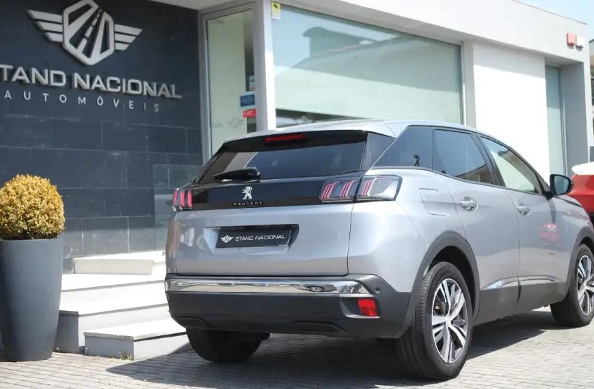 PEUGEOT 3008 1.5 BlueHDi Allure