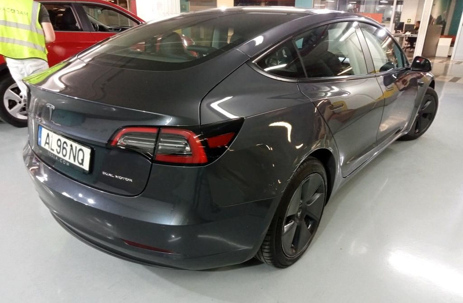 TESLA Model 3 Long-Range Dual Motor AWD