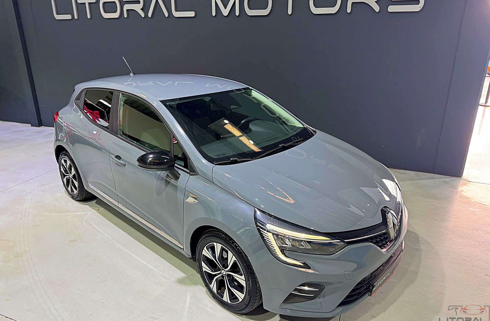 RENAULT Clio 1.0 TCe Limited