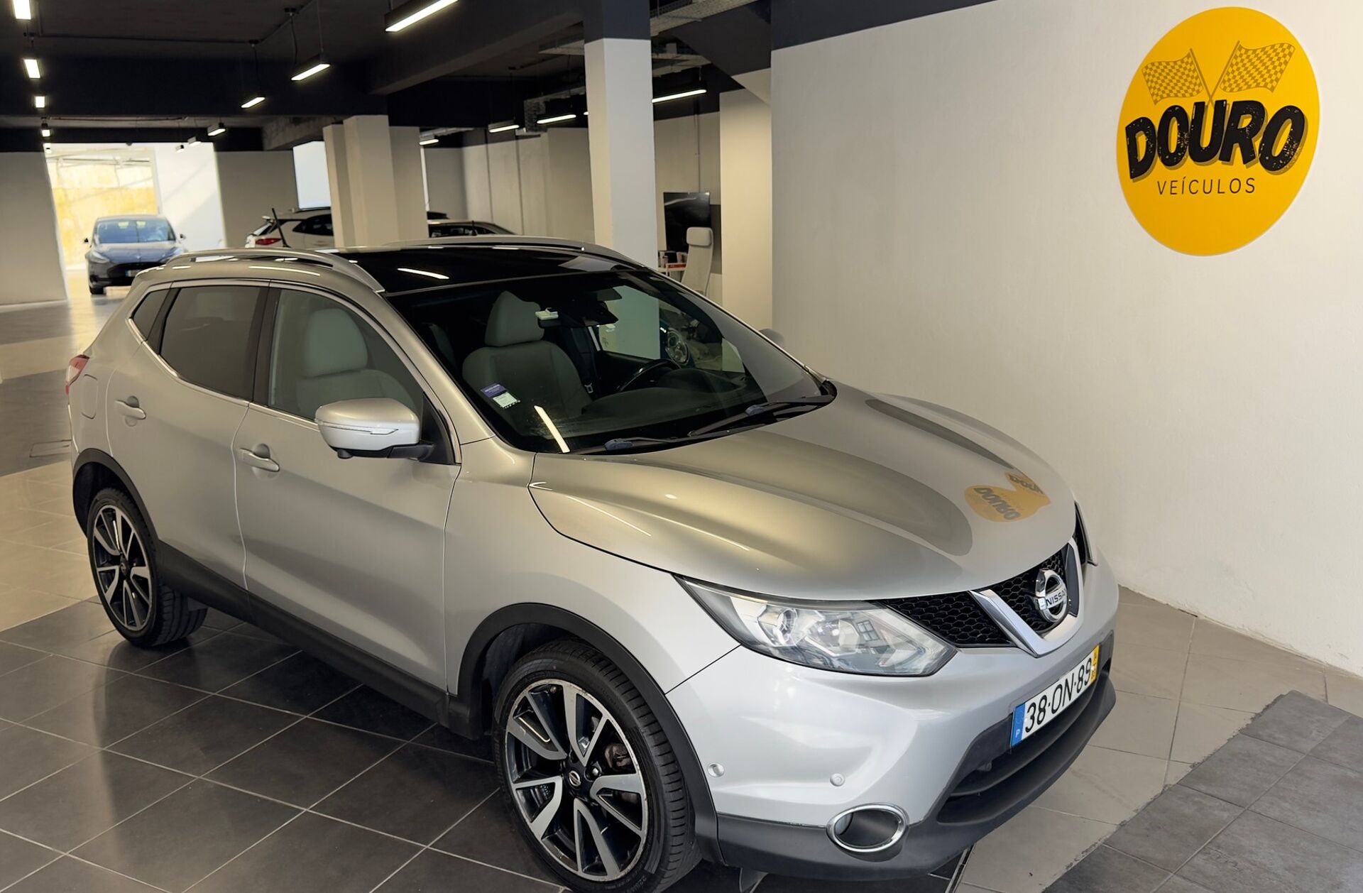 NISSAN Qashqai 1.6 dCi Tekna Premium Alcantara RS 4x4i