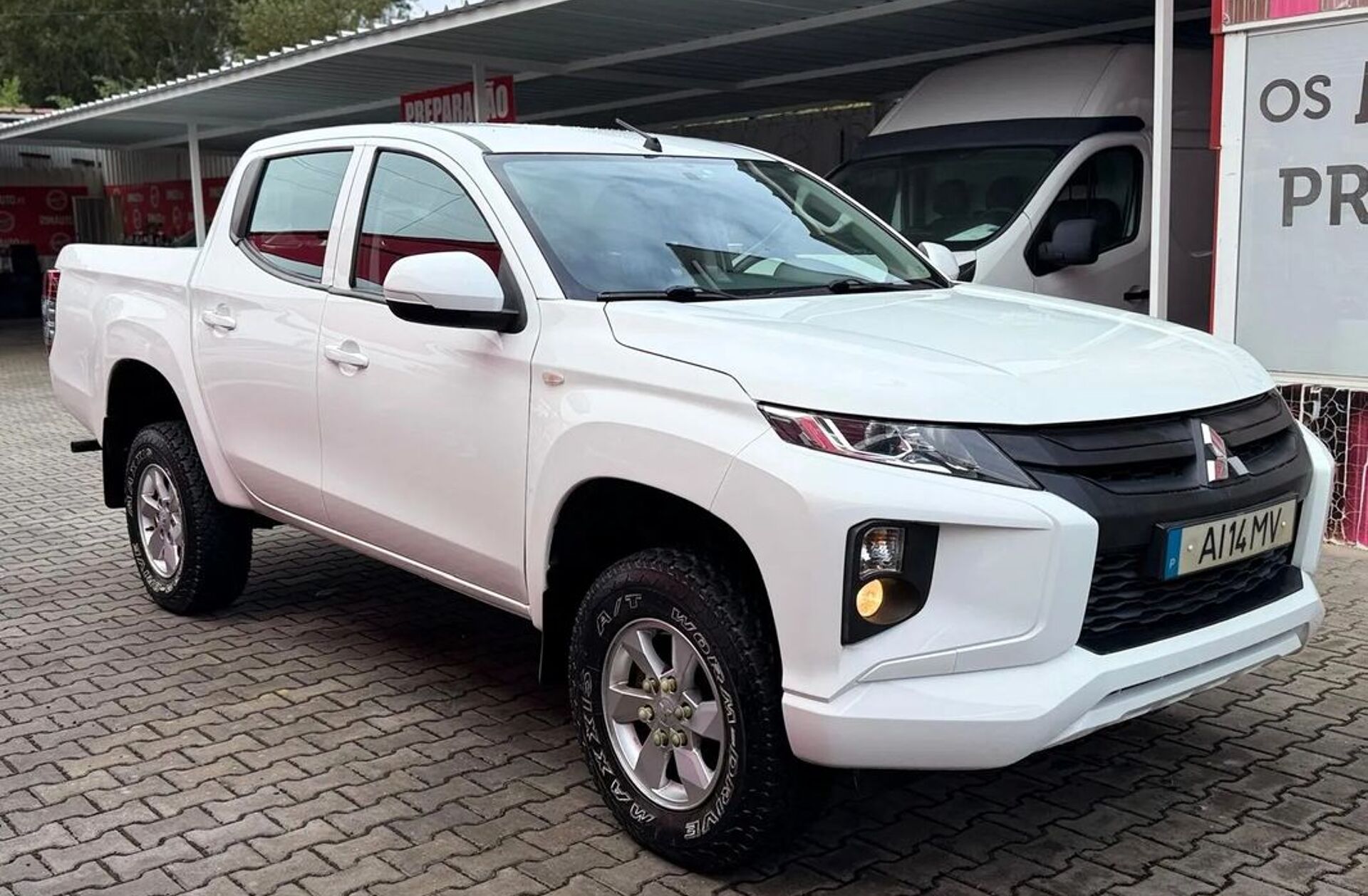 MITSUBISHI L 200 2.3 DI-D Strakar CD Connect Edition 4WD