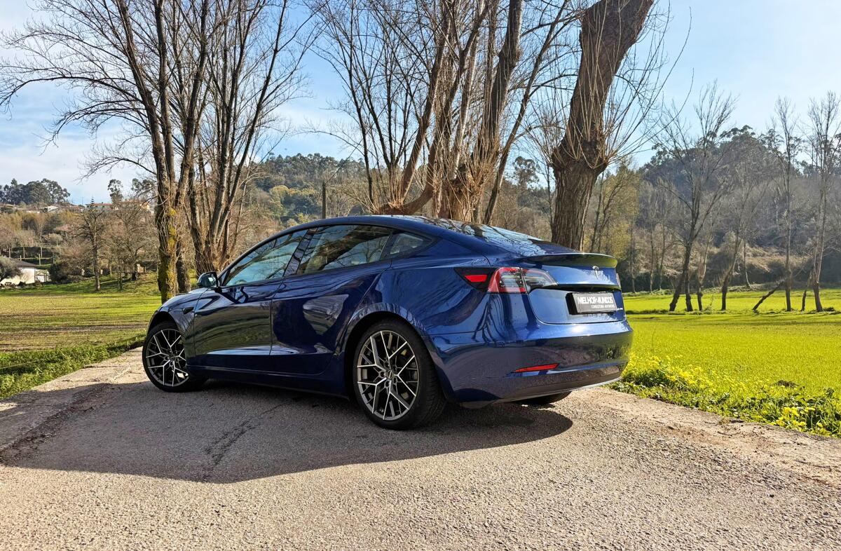 TESLA Model 3 Long Range Tração Integral