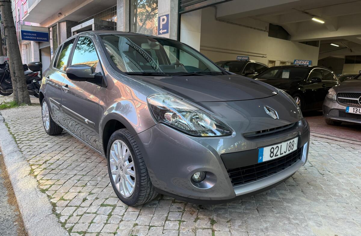 RENAULT Clio 1.2 TCE Dynamique S