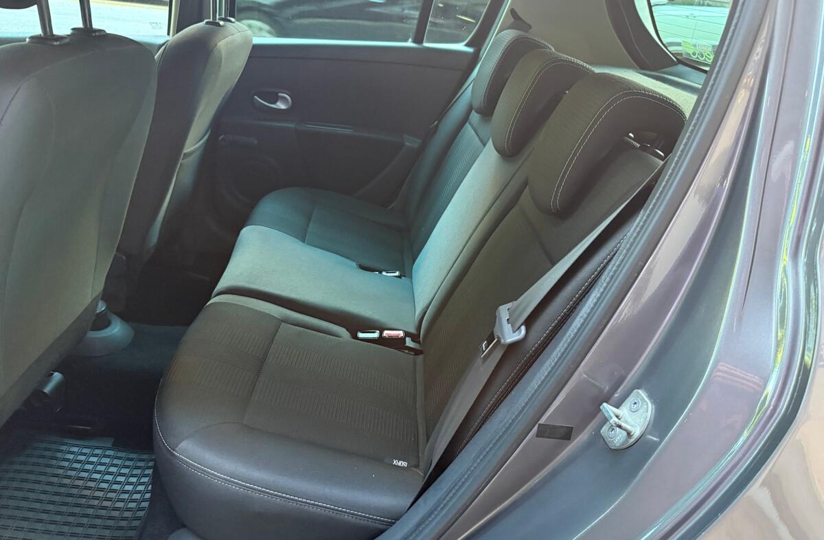 RENAULT Clio 1.2 TCE Dynamique S