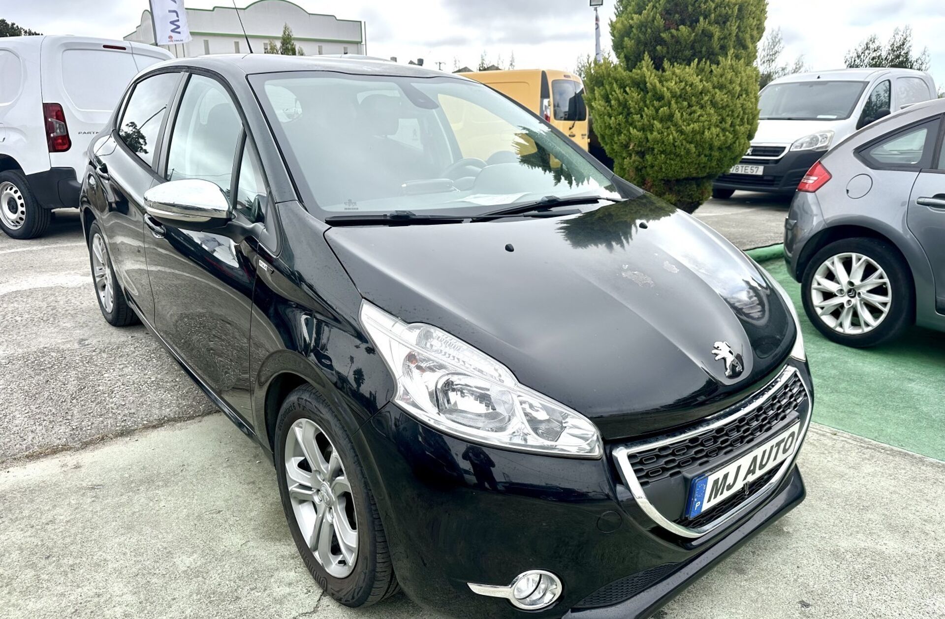 PEUGEOT 208 1.2 VTi Allure