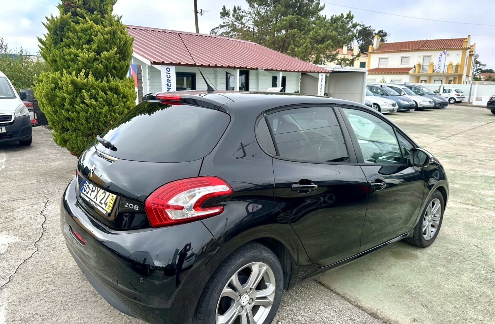 PEUGEOT 208 1.2 VTi Allure