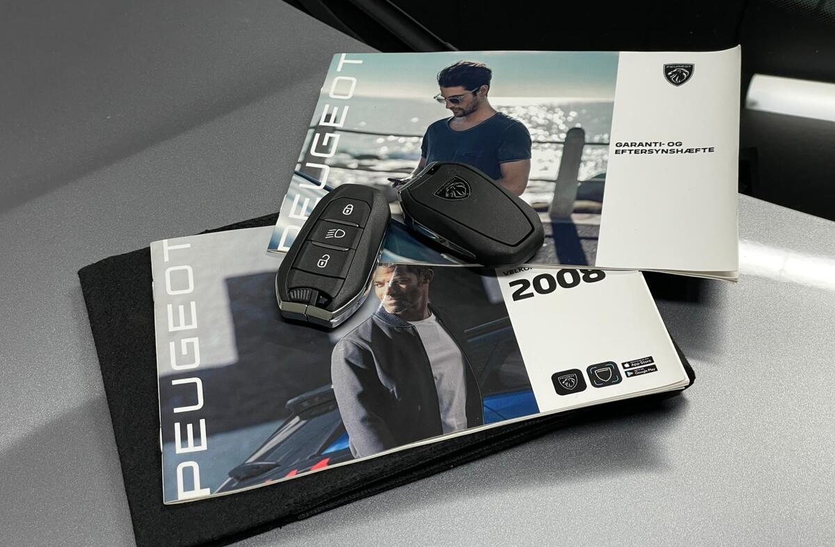 PEUGEOT 2008 1.2 PureTech Allure EAT8