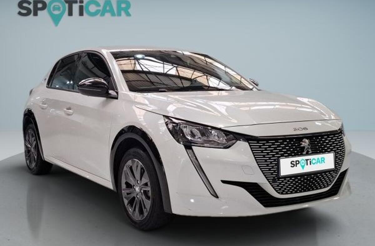 PEUGEOT 208 e- 50 kWh Allure Pack