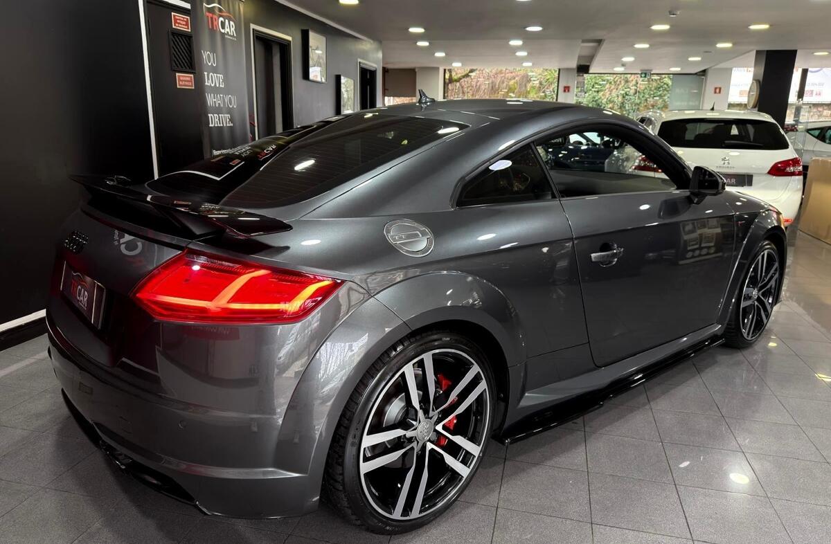 AUDI TT 2.0 TFSI S-line