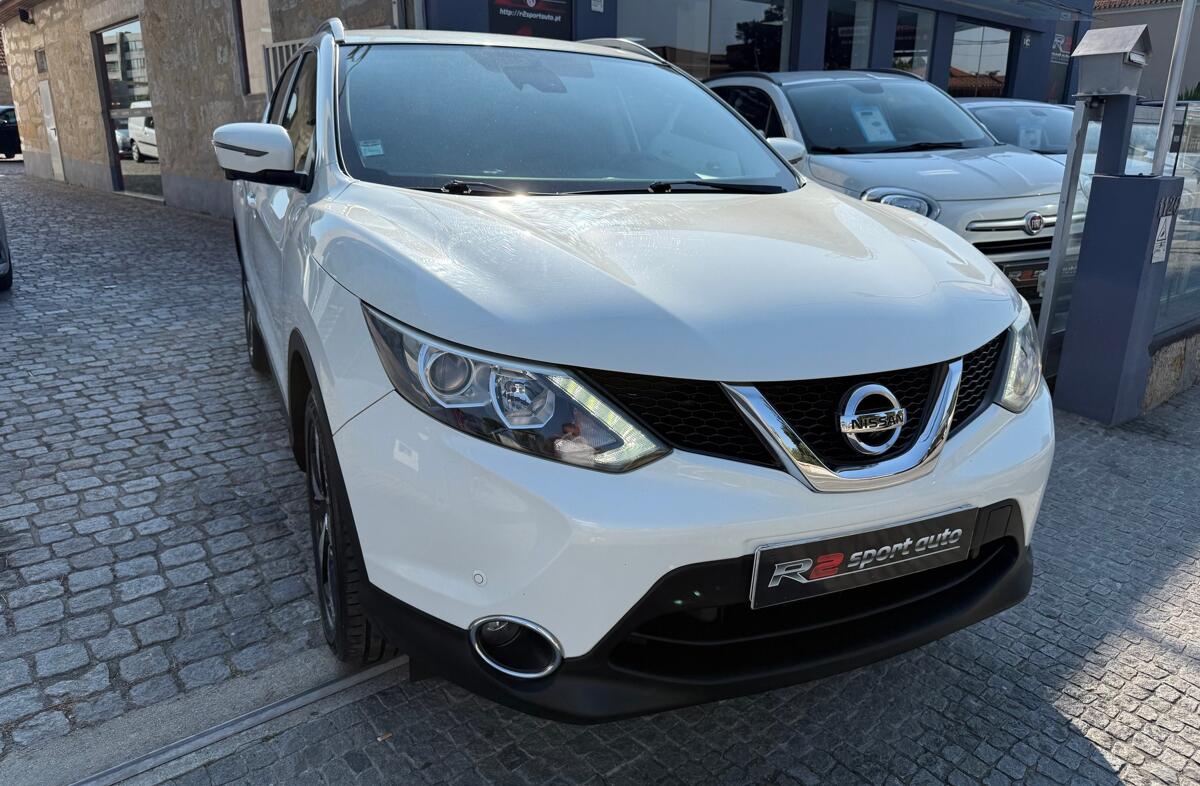 NISSAN Qashqai 1.5 dCi N-Connecta 18