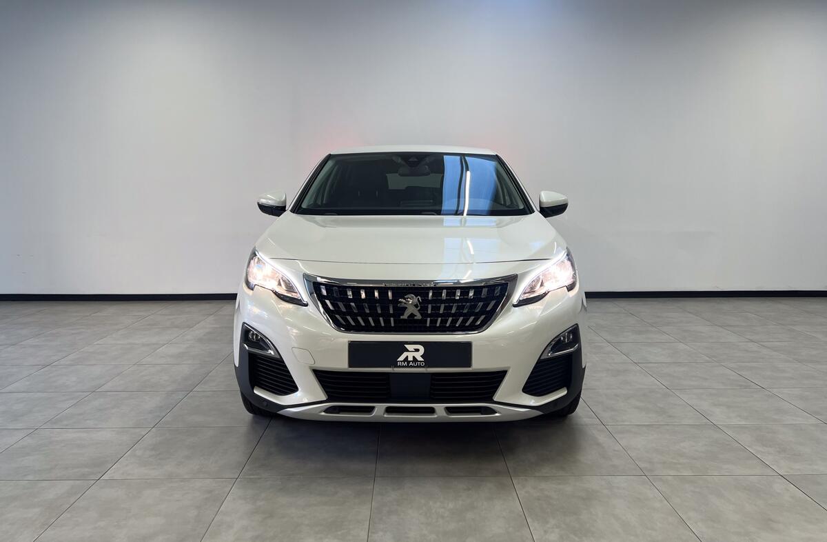 PEUGEOT 3008 1.2 PureTech Allure