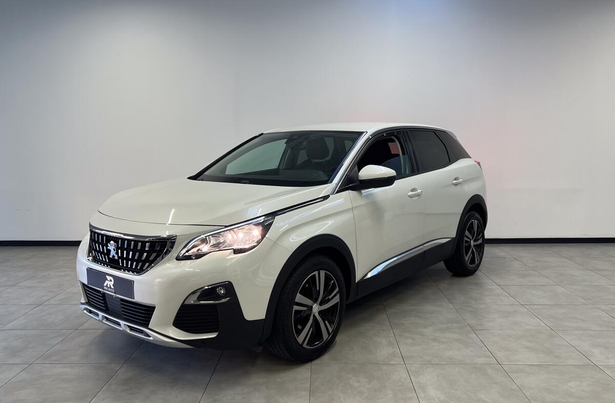 PEUGEOT 3008 1.2 PureTech Allure
