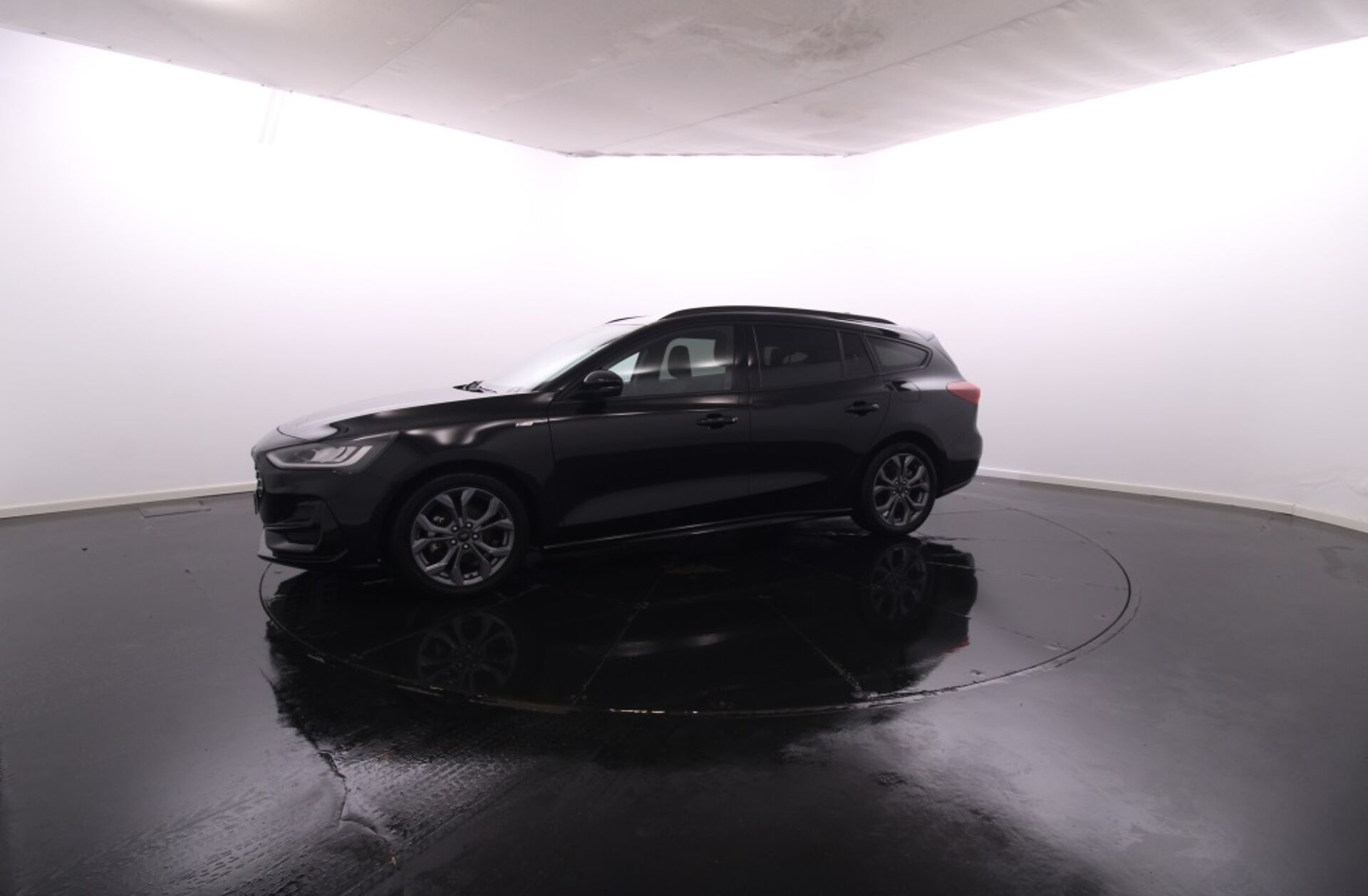 FORD Focus SW 1.0 EcoBoost MHEV ST-Line Aut.