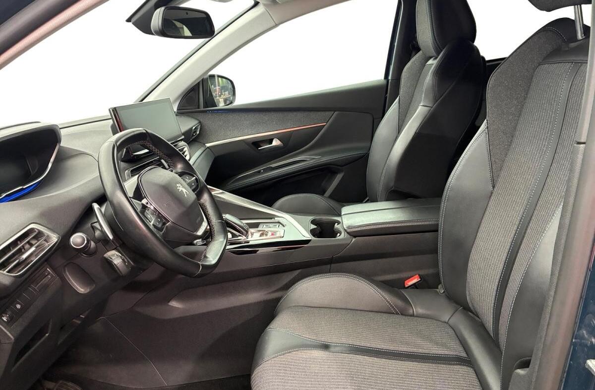 PEUGEOT 5008 1.2 PureTech Allure Pack EAT8