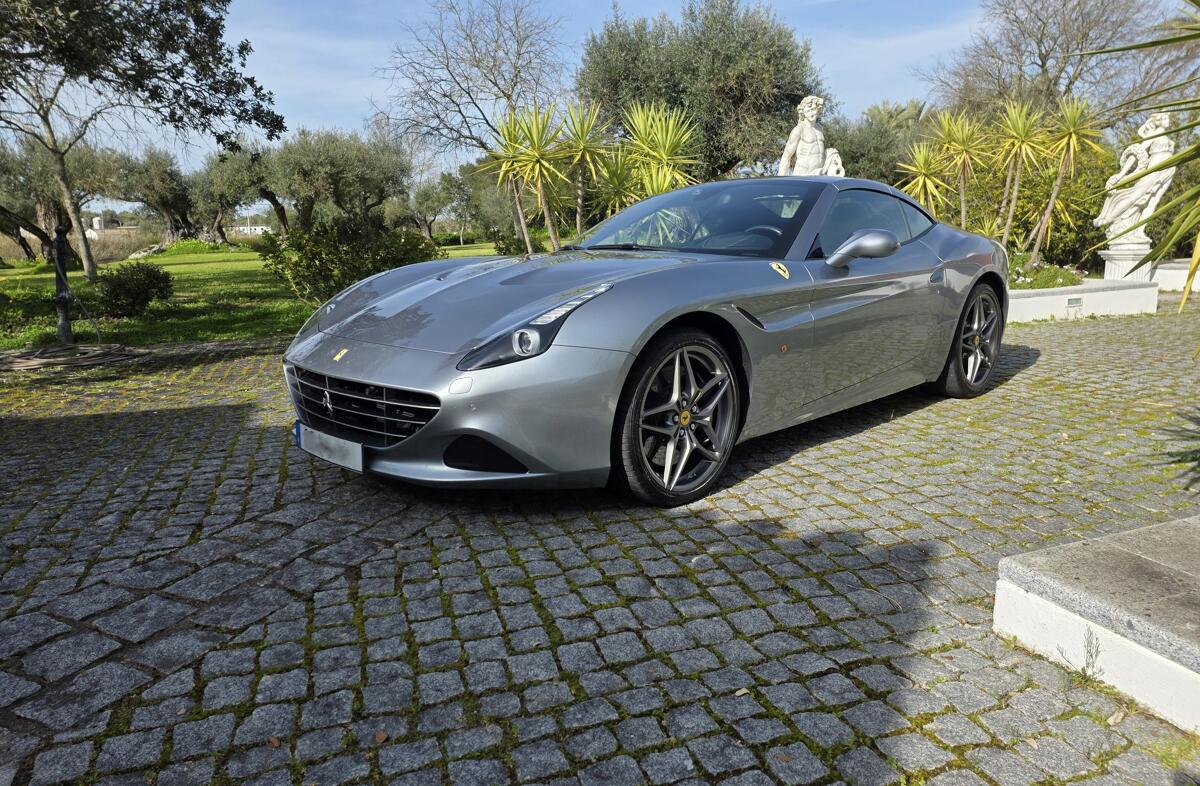 FERRARI California T Hele