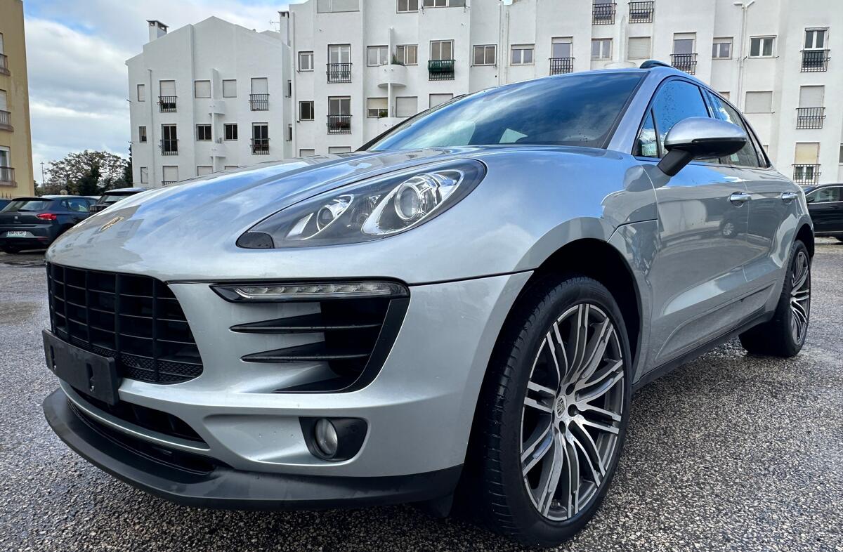 PORSCHE Macan Macan