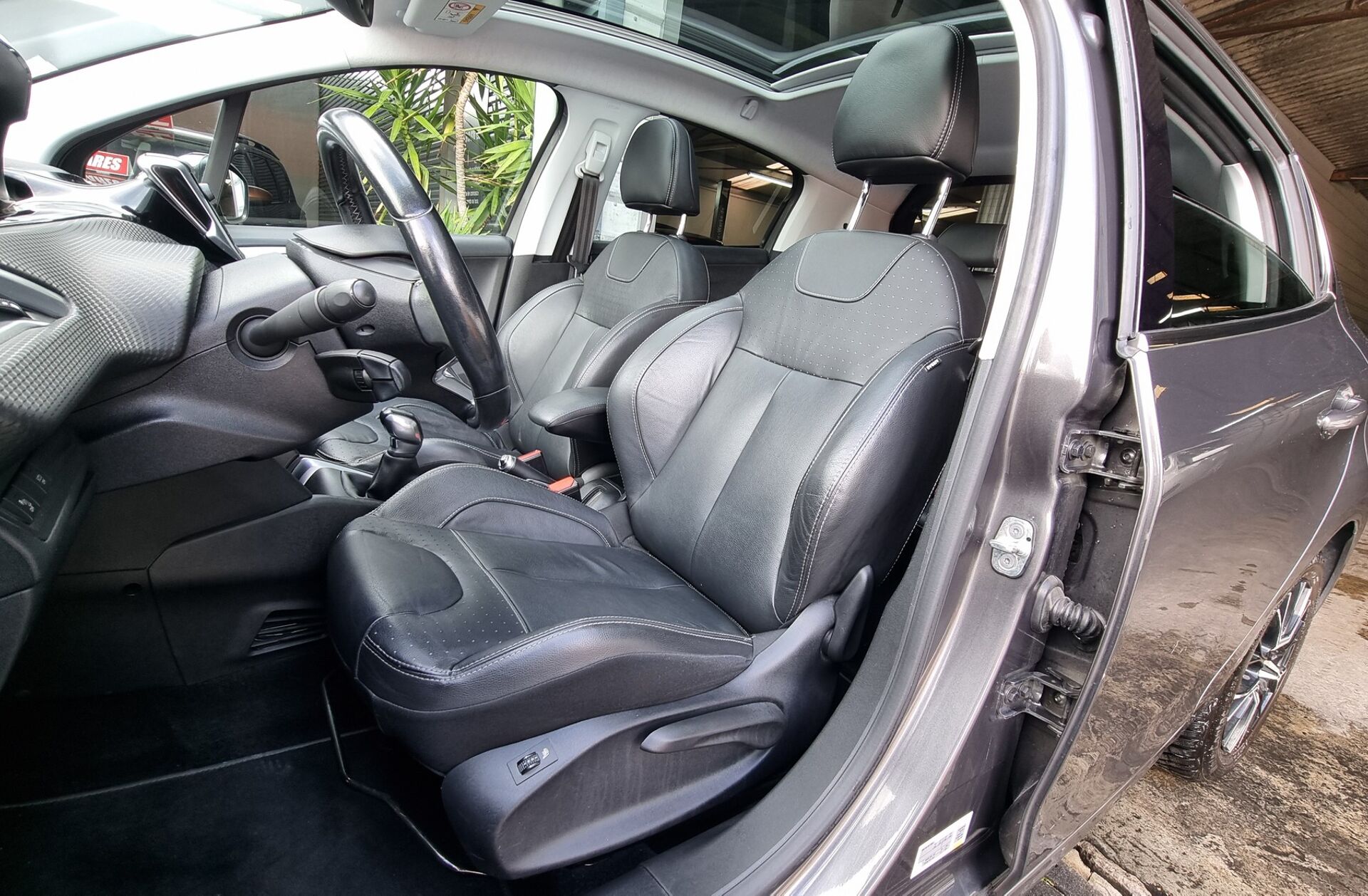 PEUGEOT 208 1.2 PureTech GT Line