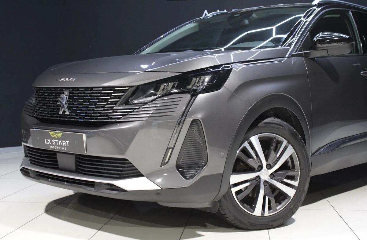 PEUGEOT 5008 1.2 PureTech Allure Pack EAT8