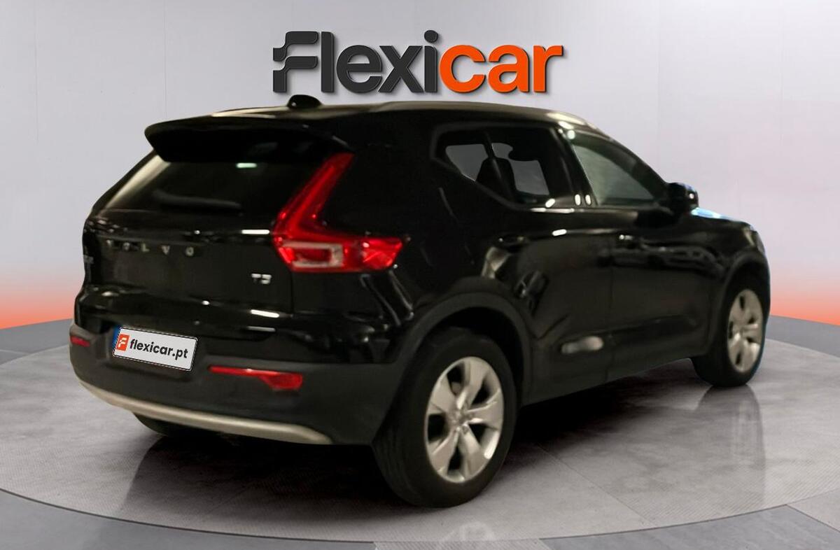 VOLVO XC40 1.5 T3 Momentum Plus