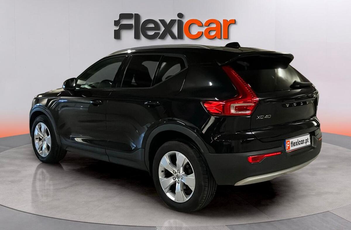 VOLVO XC40 1.5 T3 Momentum Plus