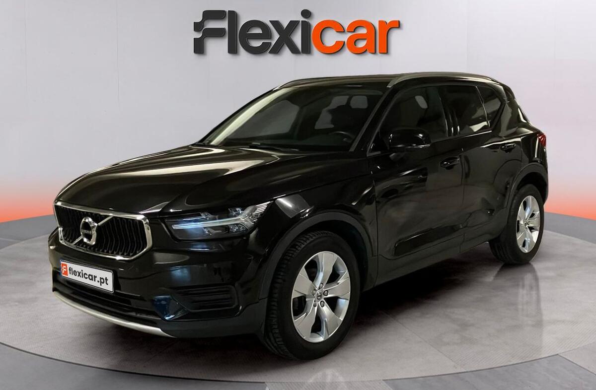 VOLVO XC40 1.5 T3 Momentum Plus
