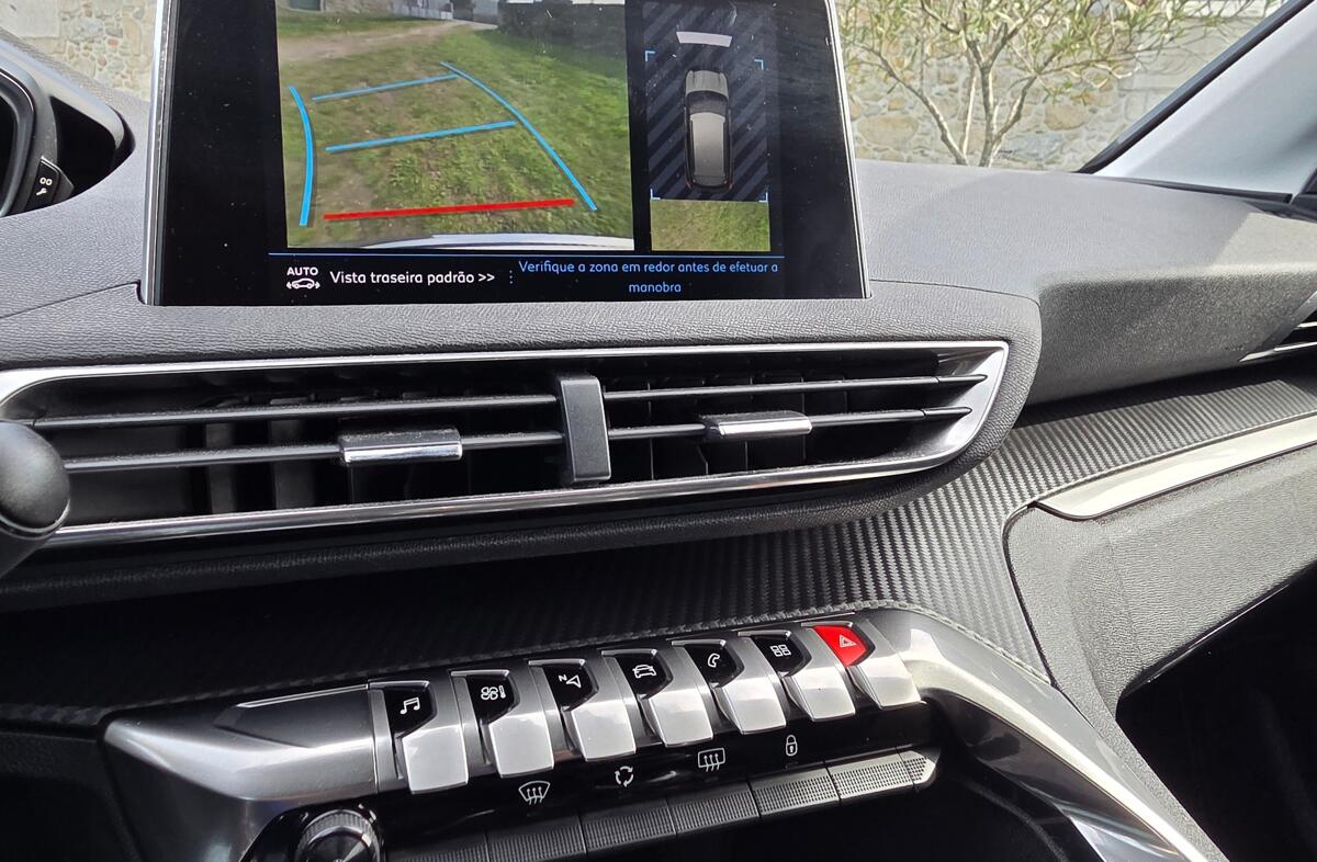 PEUGEOT 3008 1.5 BlueHDi Allure