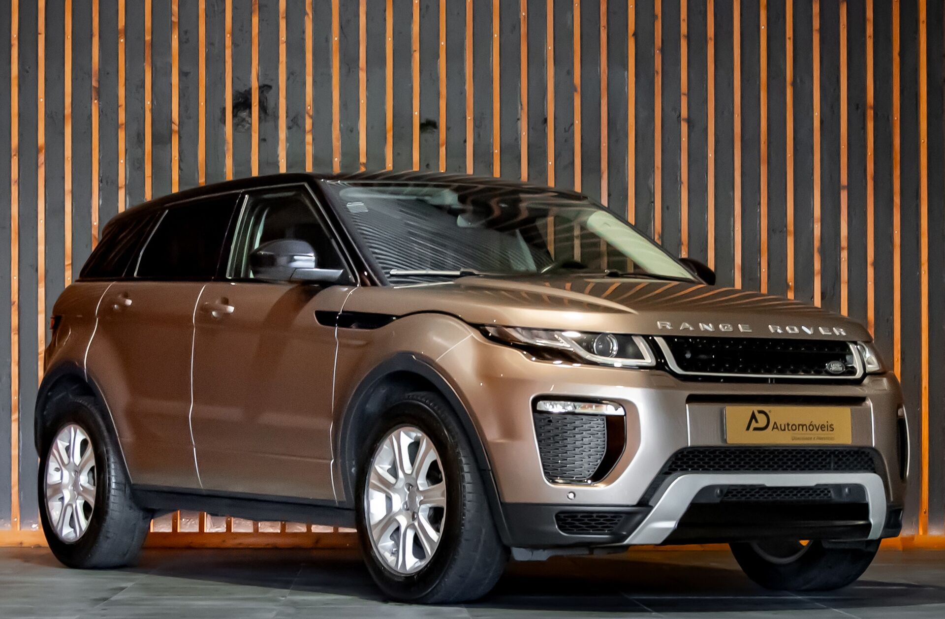 LAND ROVER Range Rover Evoque 2.0 eD4 SE Dynamic