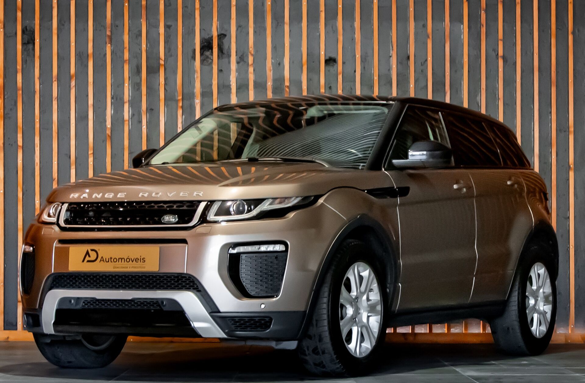LAND ROVER Range Rover Evoque 2.0 eD4 SE Dynamic