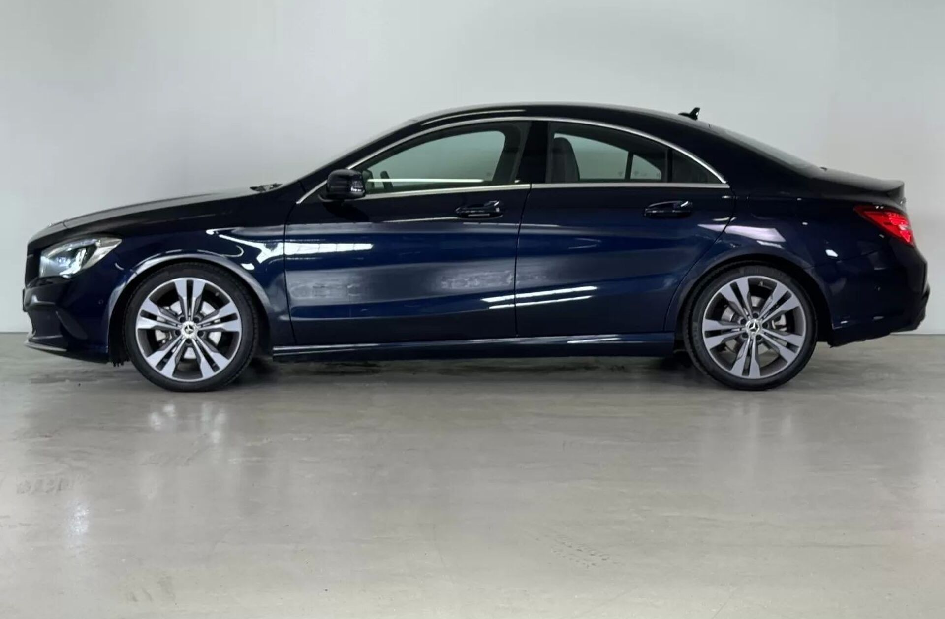 MERCEDES Classe CLA CLA 180 d Urban Aut.