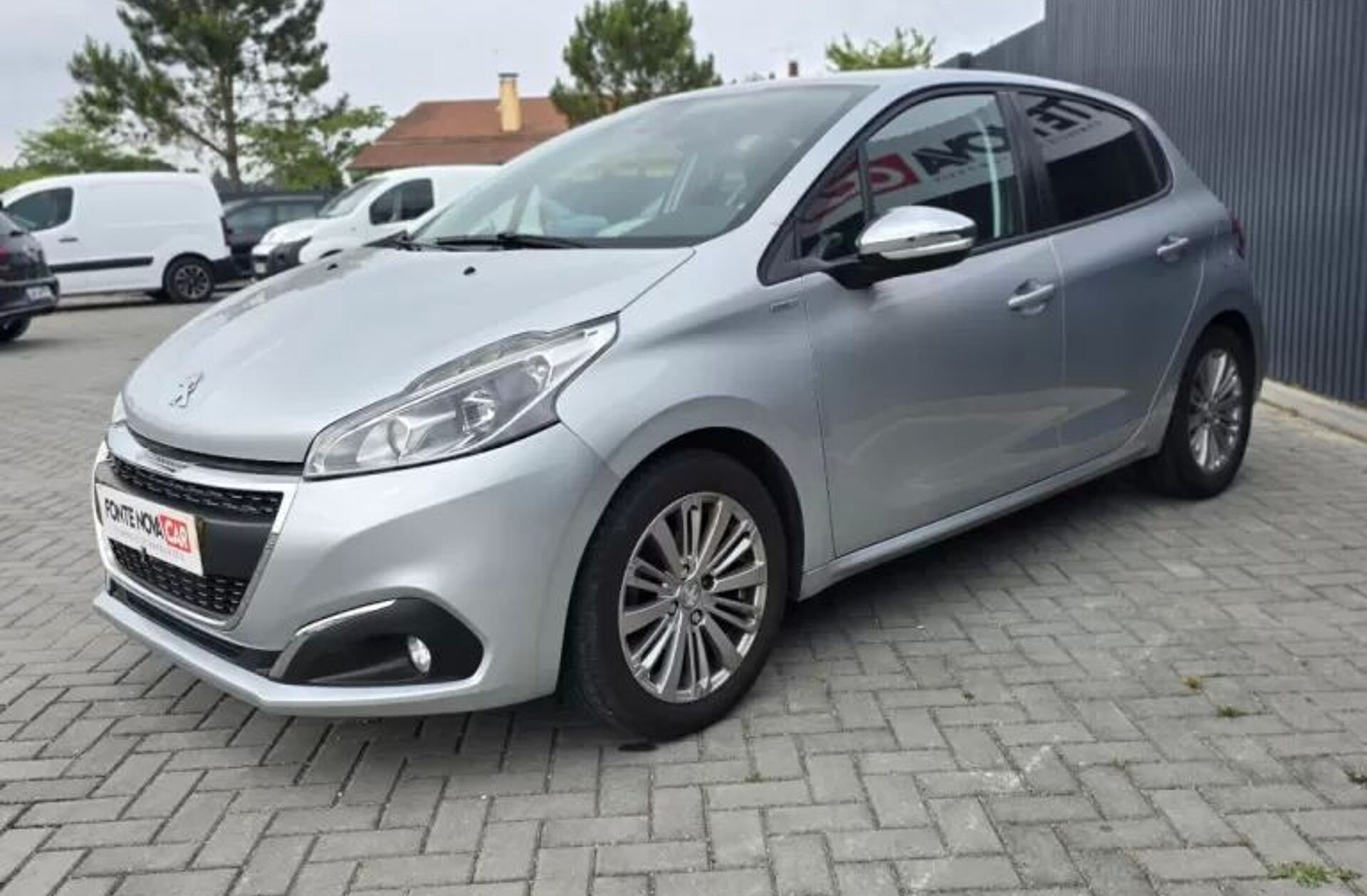 PEUGEOT 208 1.2 PureTech Style
