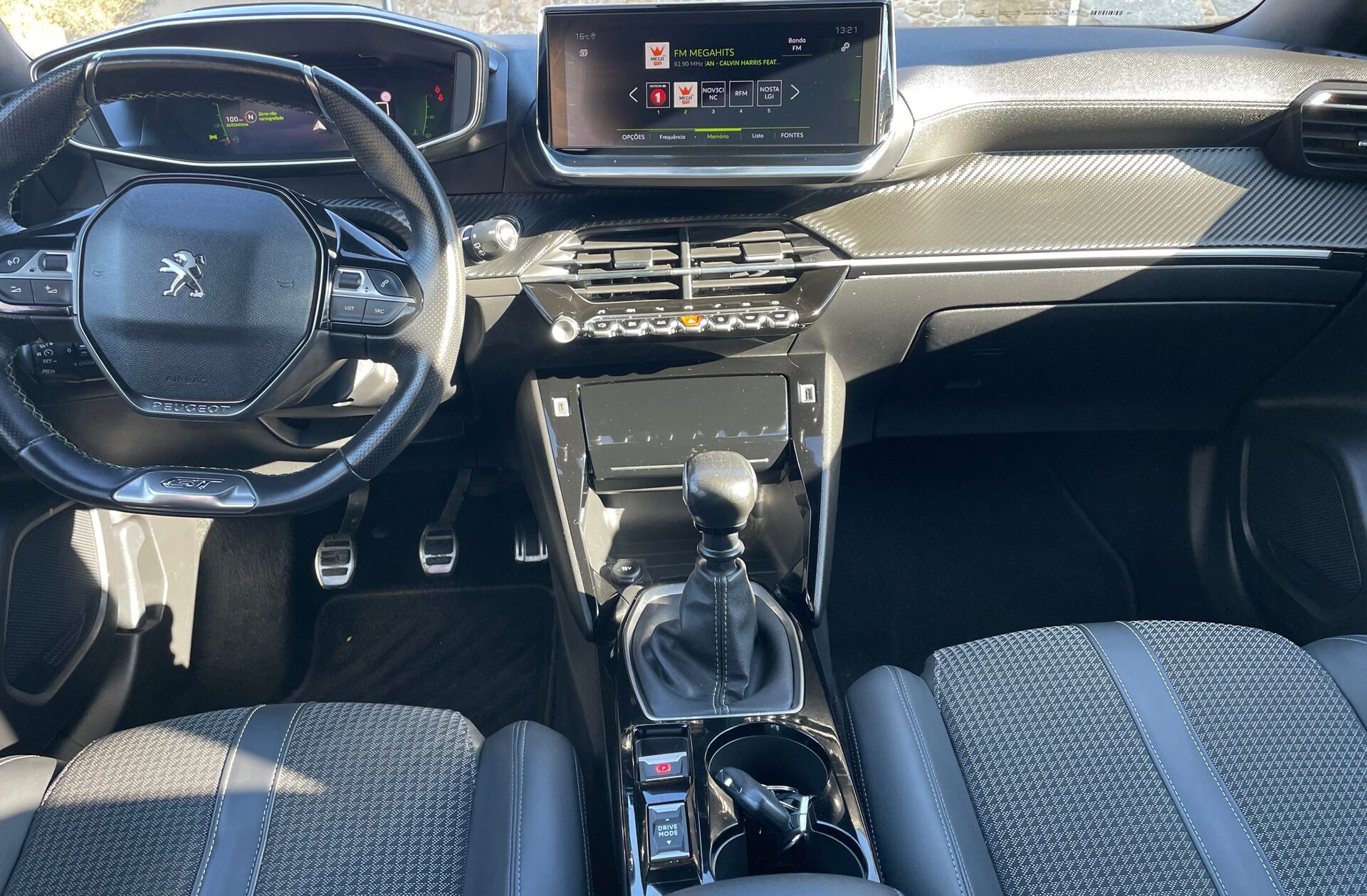 PEUGEOT 2008 1.2 PureTech GT Line