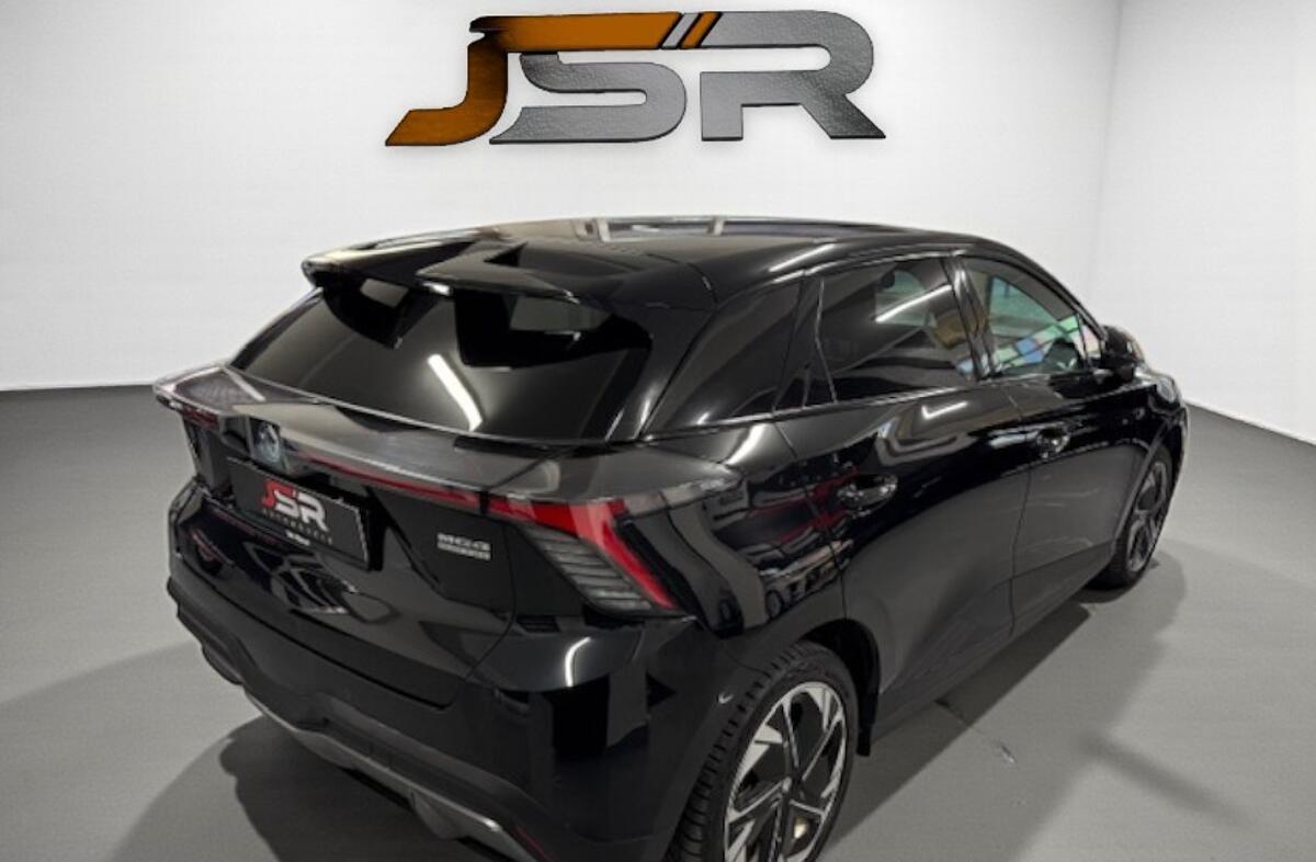 MG MG4 64 kWh Luxury