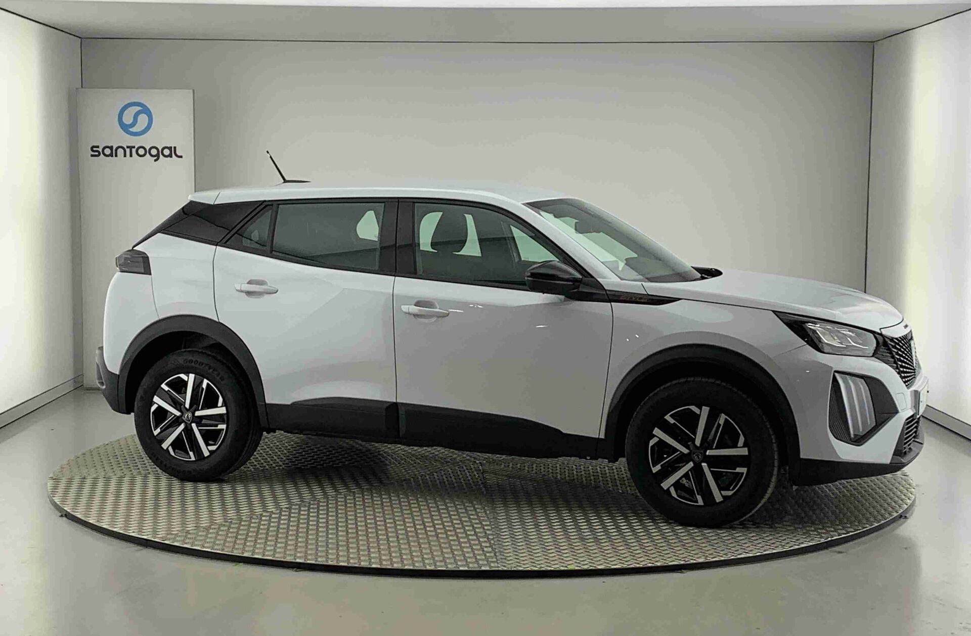 PEUGEOT 2008 1.2 PureTech Style